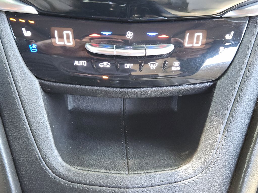 used 2020 Cadillac XT6 car, priced at $31,502
