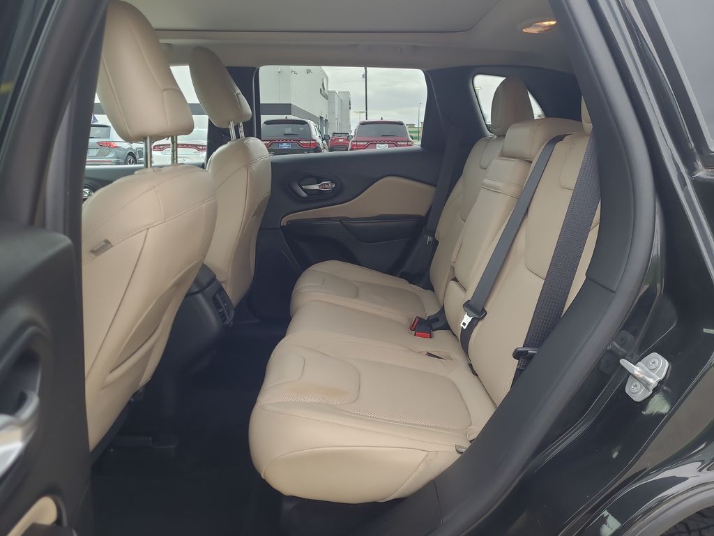 used 2015 Jeep Cherokee car, priced at $13,618