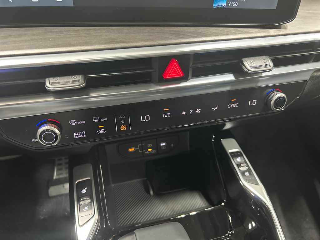 new 2025 Kia Sorento car, priced at $42,287