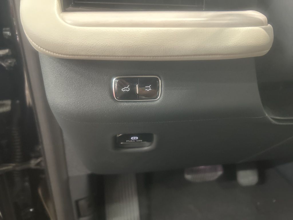 new 2025 Lincoln Navigator car, priced at $100,190