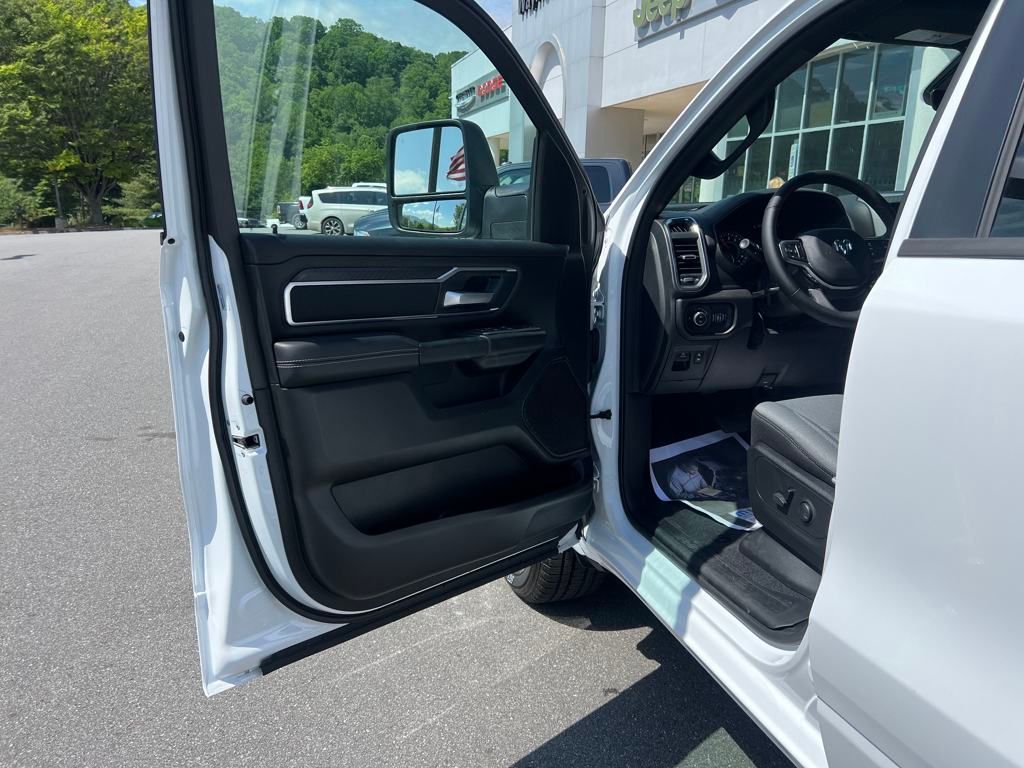 new 2025 Ram 1500 car, priced at $44,648