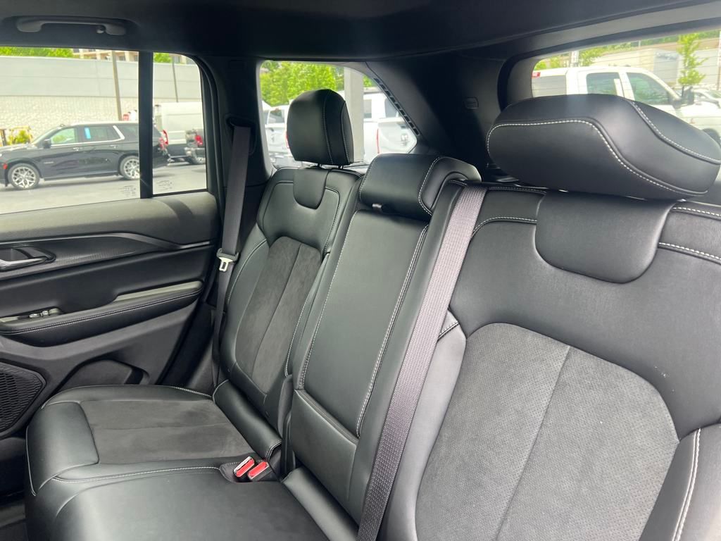 new 2025 Jeep Grand Cherokee car, priced at $38,990