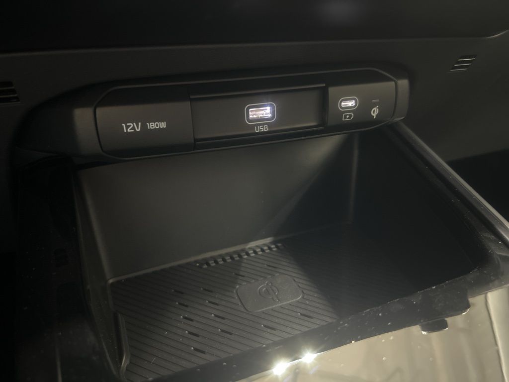 new 2025 Kia Niro car, priced at $27,997