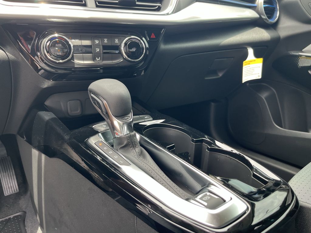 new 2025 Chevrolet Trax car, priced at $22,862