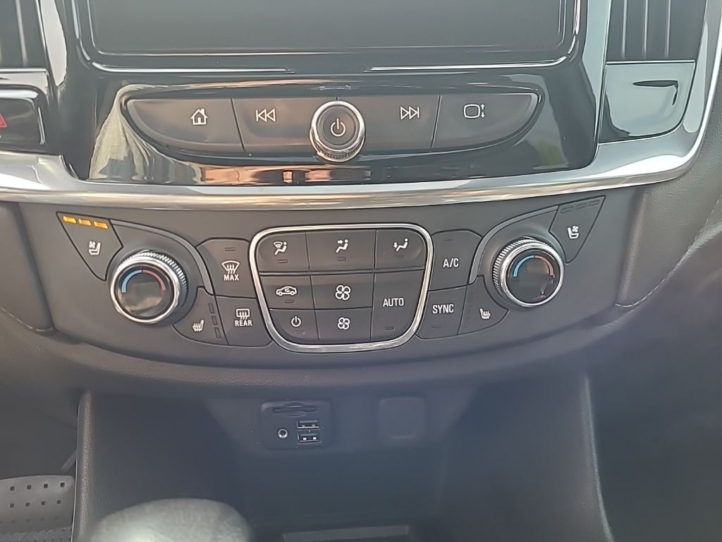 used 2022 Chevrolet Traverse car, priced at $37,563