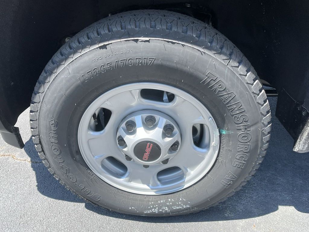 new 2024 GMC Sierra 2500HD car, priced at $48,933