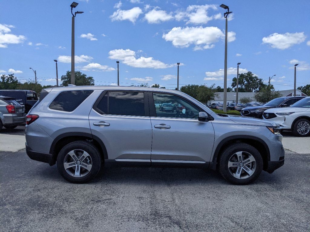 new 2025 Honda Pilot car, priced at $43,195