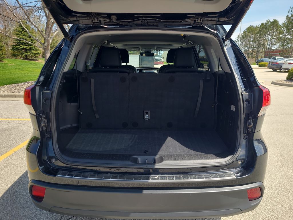 used 2019 Toyota Highlander car, priced at $29,986