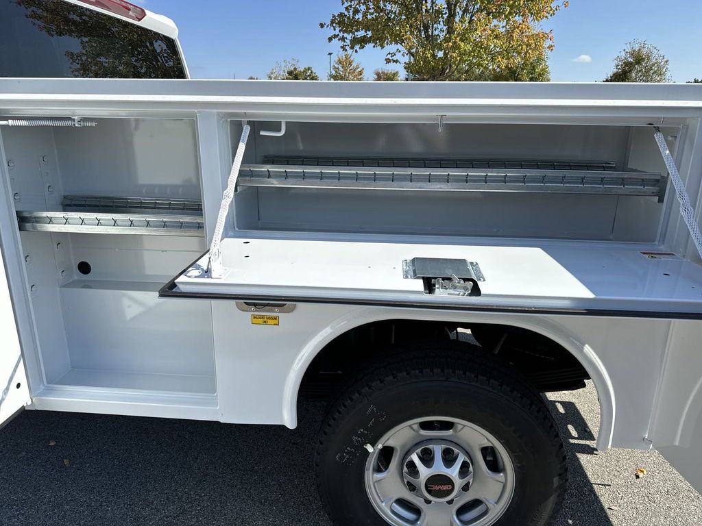new 2024 GMC Sierra 2500HD car, priced at $49,778