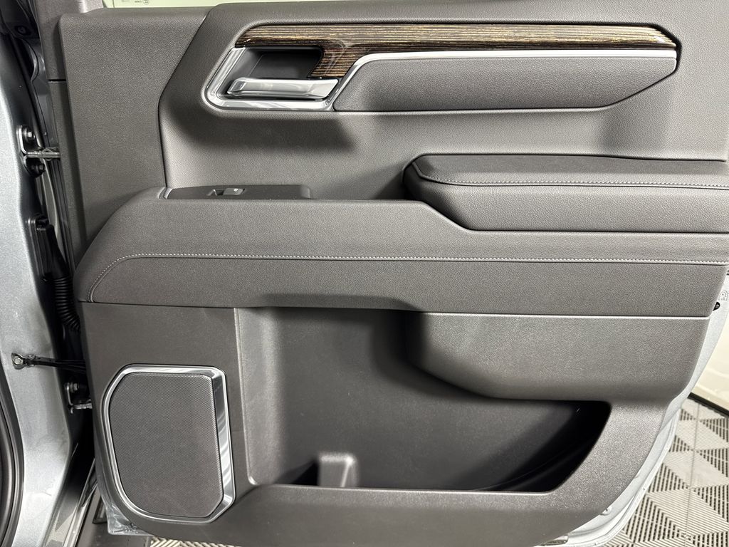 new 2025 GMC Sierra 1500 car, priced at $61,925