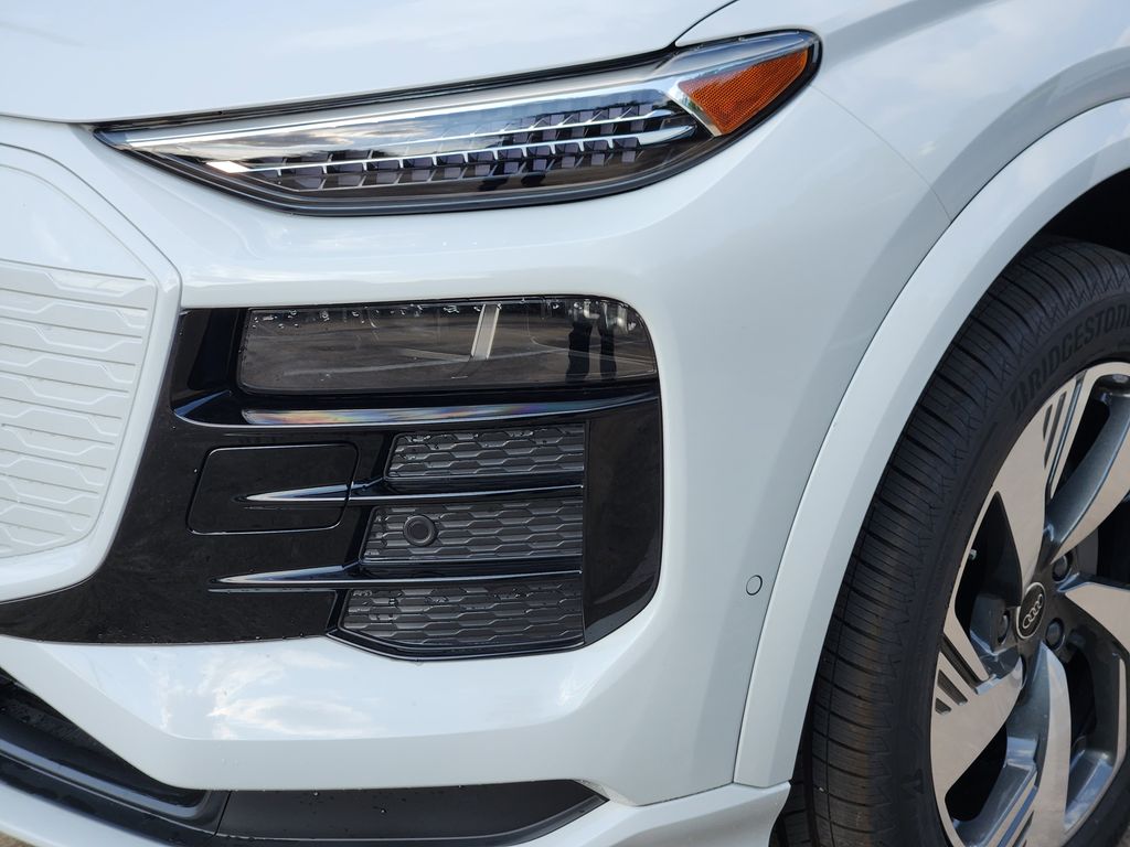 new 2025 Audi e-tron car, priced at $75,085