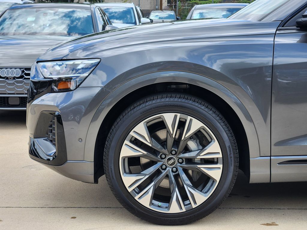 new 2025 Audi Q8 car, priced at $85,965