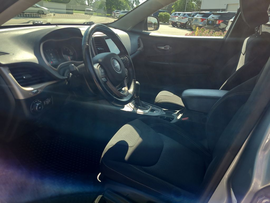 used 2016 Jeep Cherokee car, priced at $12,502