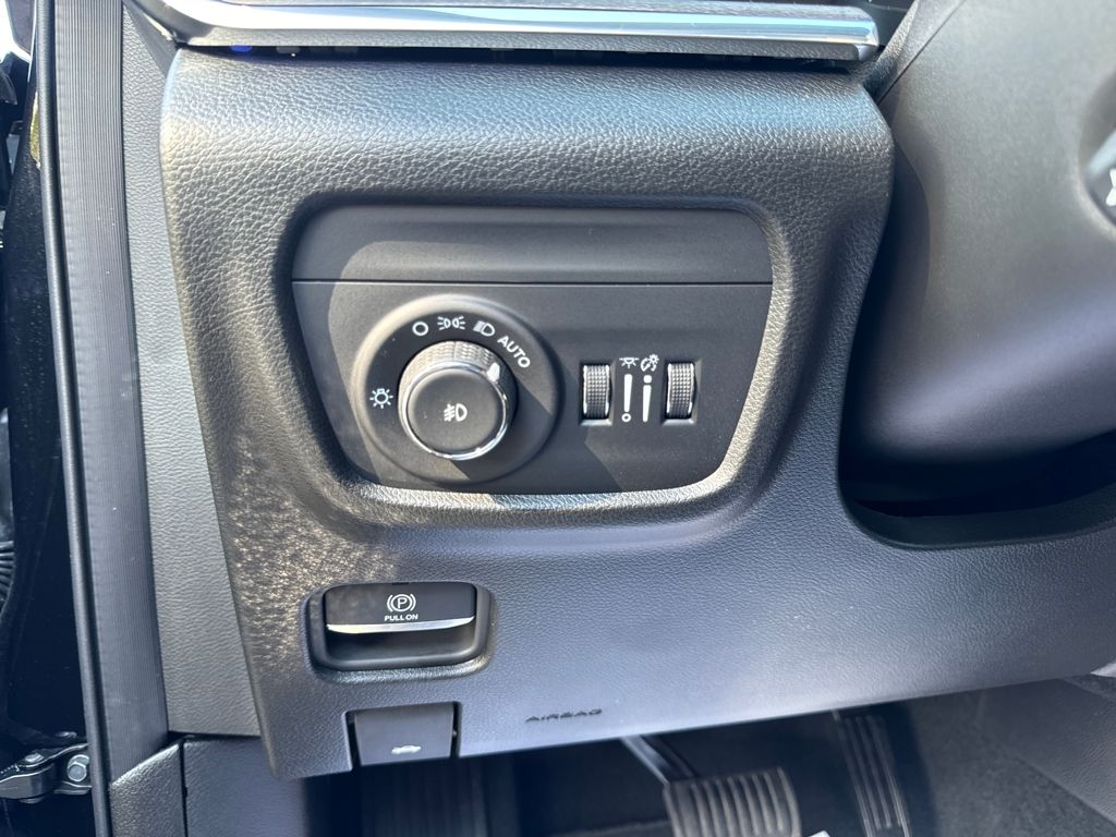 new 2025 Jeep Grand Cherokee L car, priced at $59,990