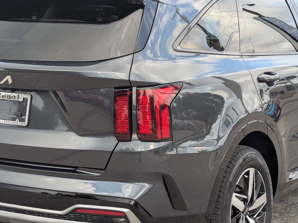 used 2023 Kia Sorento car, priced at $24,692