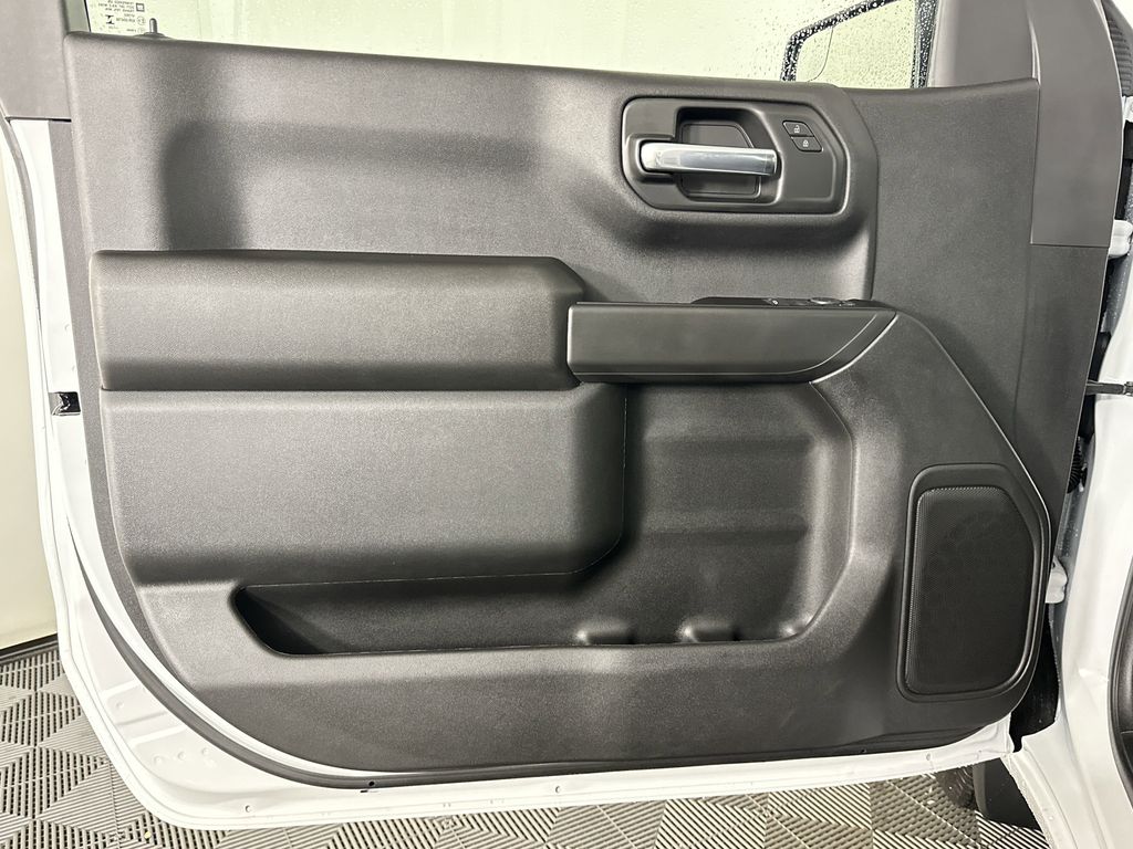 new 2025 GMC Sierra 1500 car, priced at $33,145