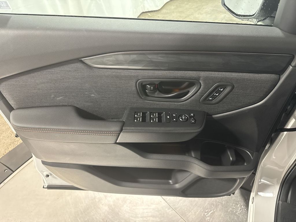 new 2026 Honda Passport car, priced at $50,400