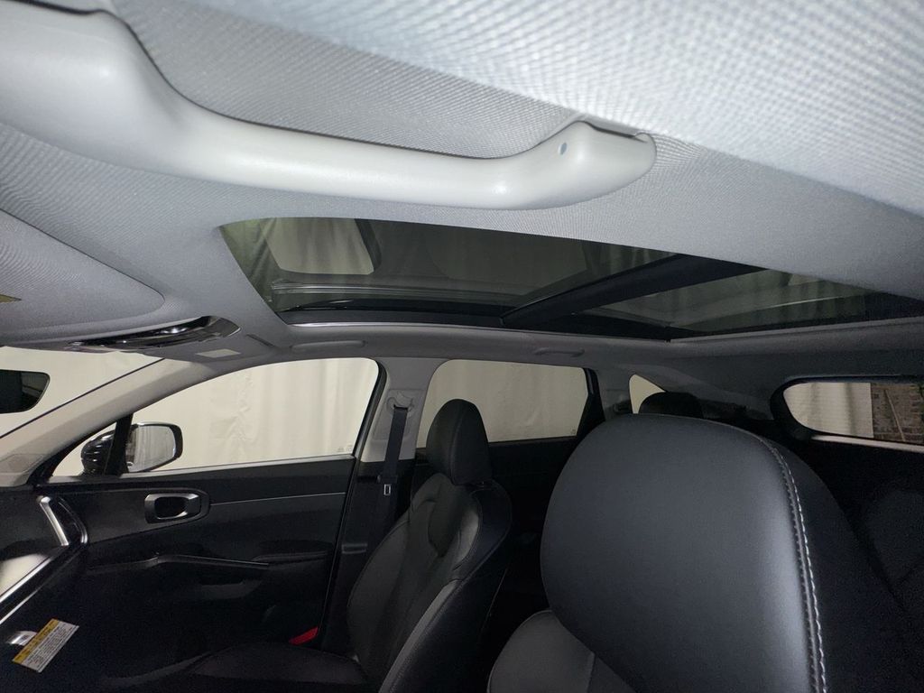 new 2025 Kia Sorento car, priced at $42,074