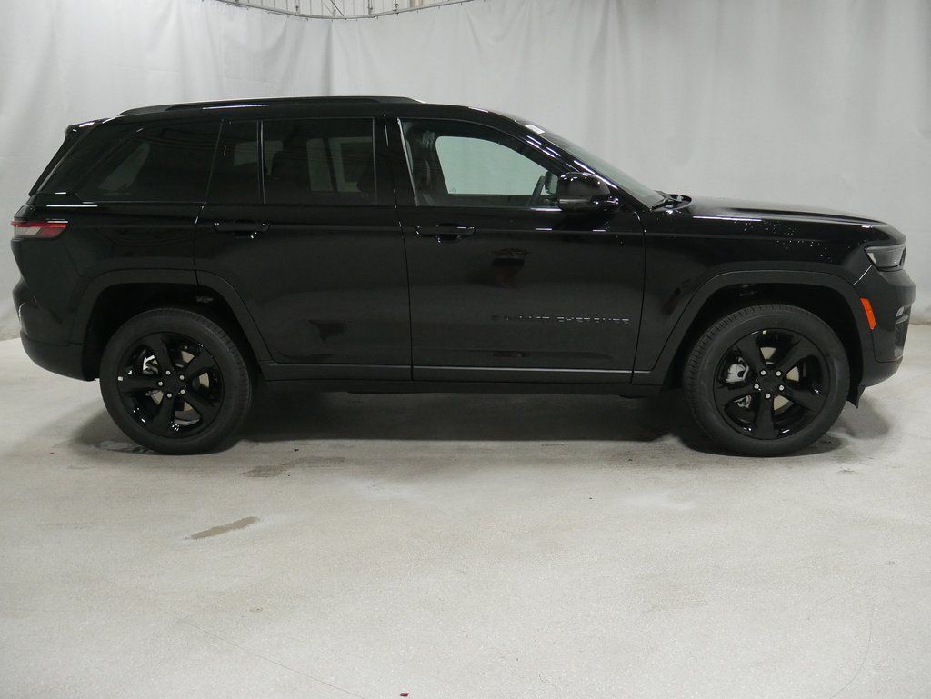 new 2024 Jeep Grand Cherokee car, priced at $52,960