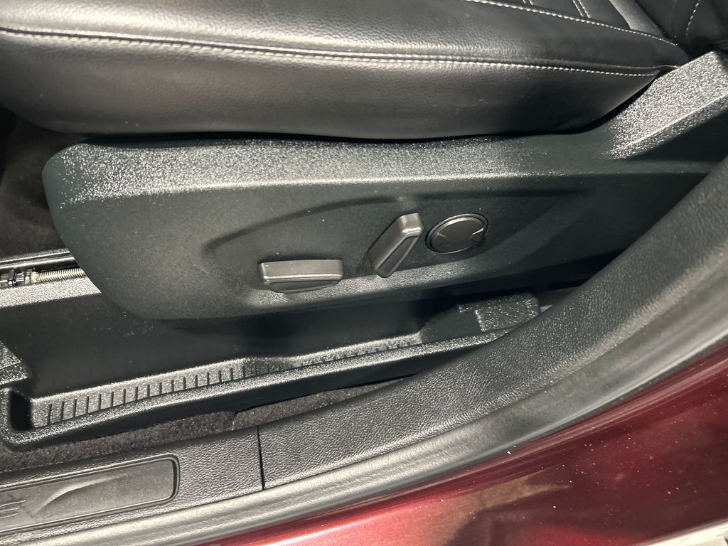 used 2022 Ford Edge car, priced at $28,570