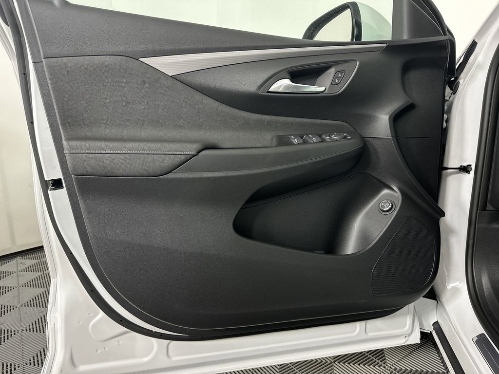 new 2025 Buick Envista car, priced at $30,095