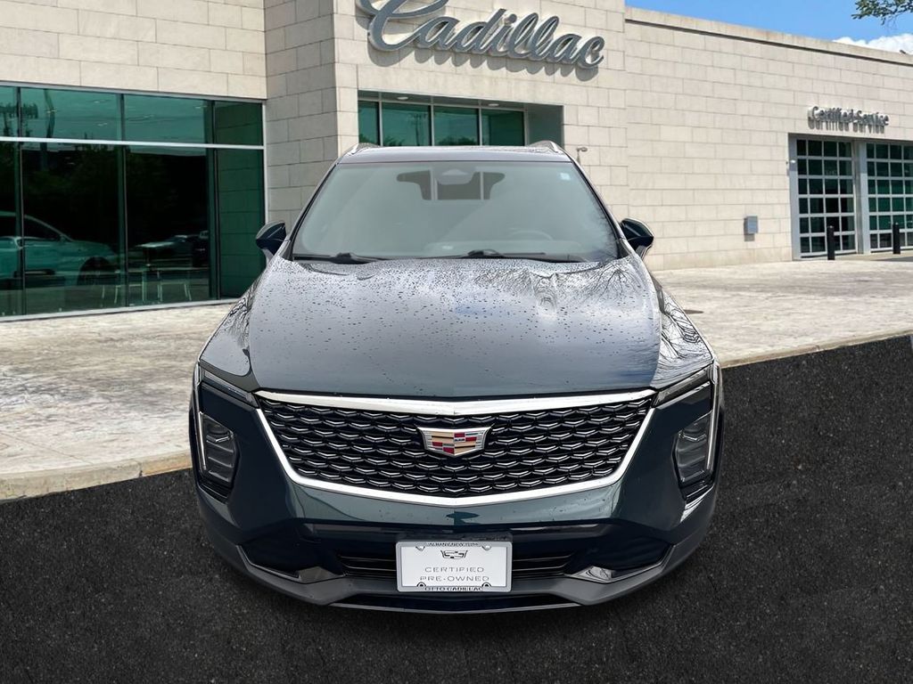 used 2024 Cadillac XT4 car, priced at $39,250