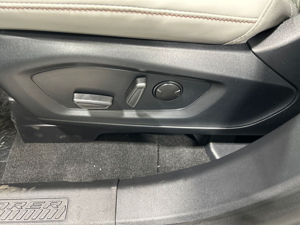 new 2025 Ford Explorer car, priced at $46,275