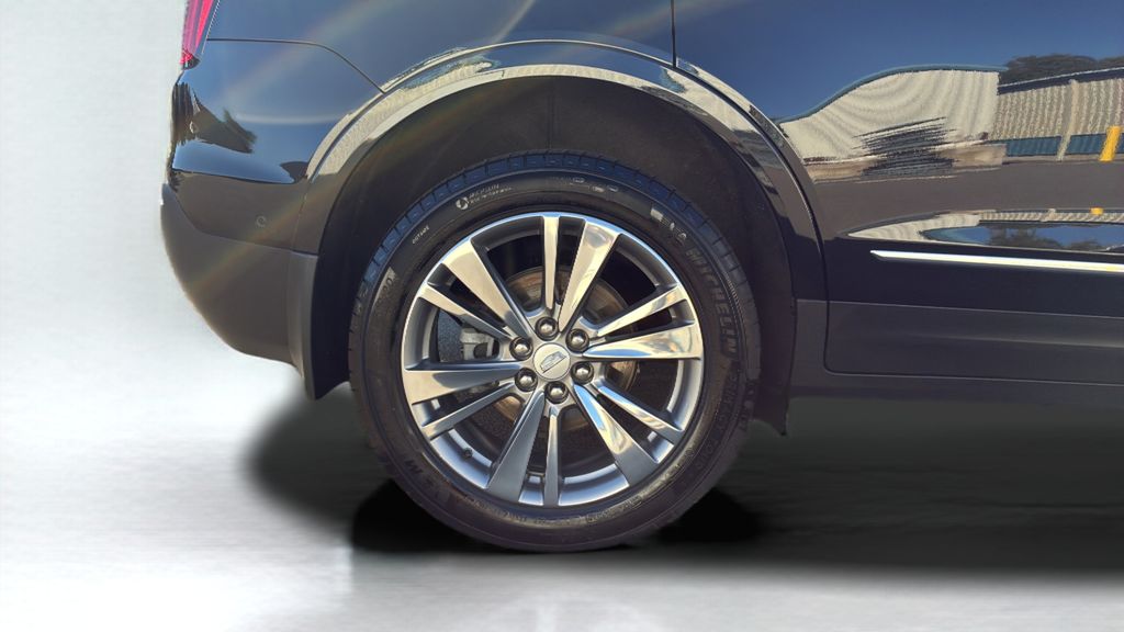 used 2022 Cadillac XT5 car, priced at $36,900