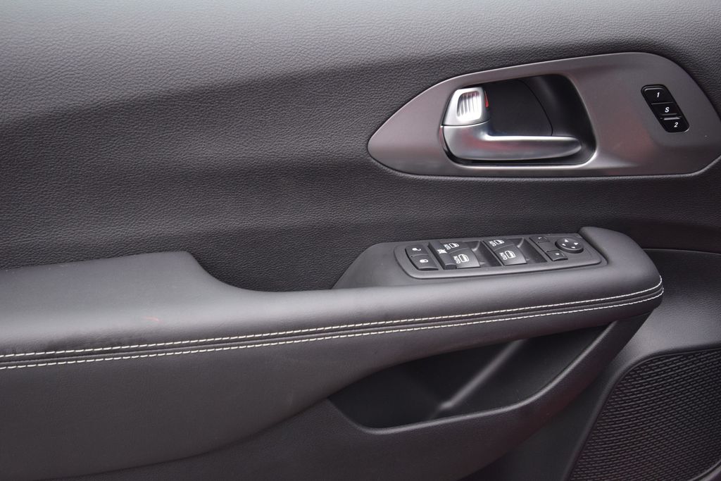 new 2026 Chrysler Pacifica car, priced at $45,425
