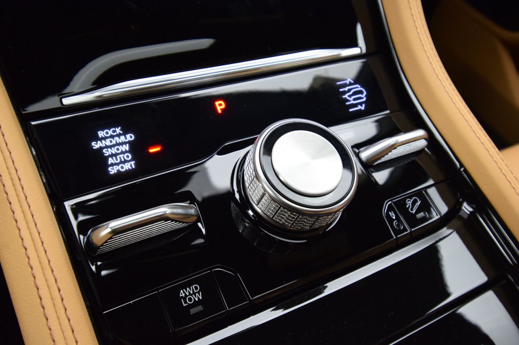 new 2025 Jeep Grand Cherokee car, priced at $68,580