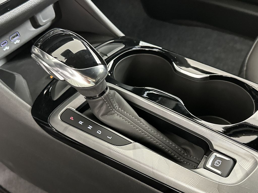 new 2025 Buick Envista car, priced at $29,869