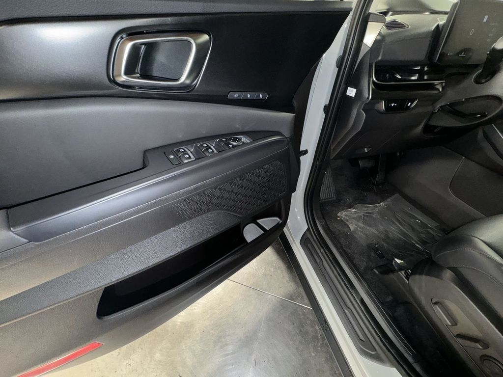 new 2025 Kia Carnival car, priced at $47,912