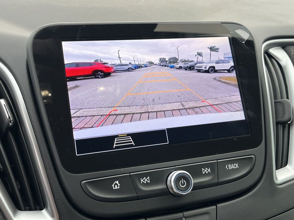 new 2025 Chevrolet Malibu car, priced at $28,520