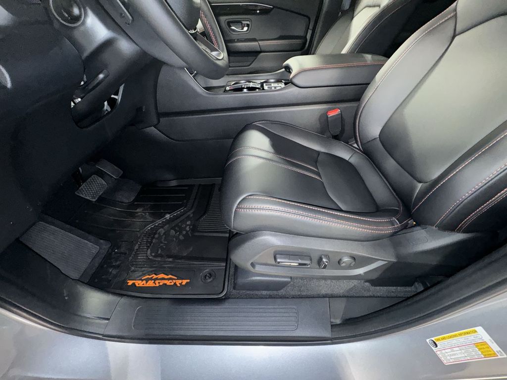 new 2025 Honda Pilot car, priced at $50,895