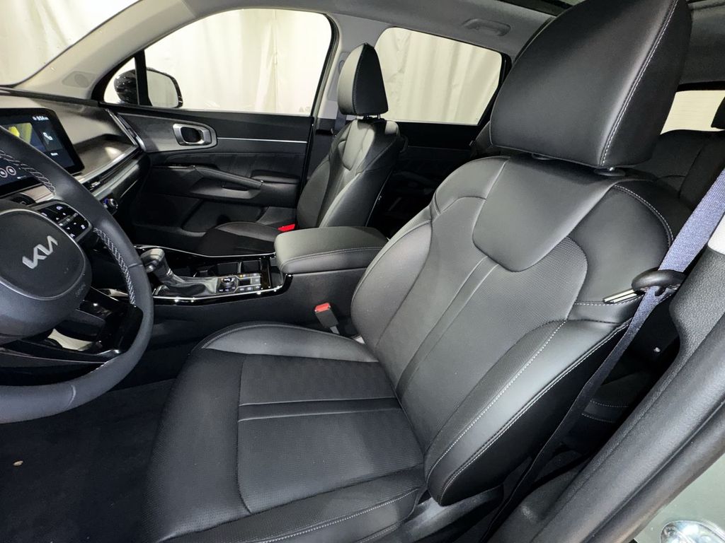 new 2025 Kia Sorento car, priced at $45,280