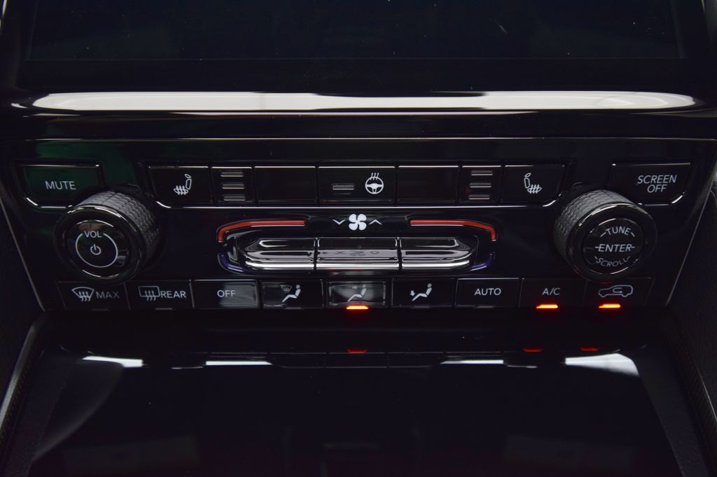 new 2025 Jeep Grand Cherokee car, priced at $51,480