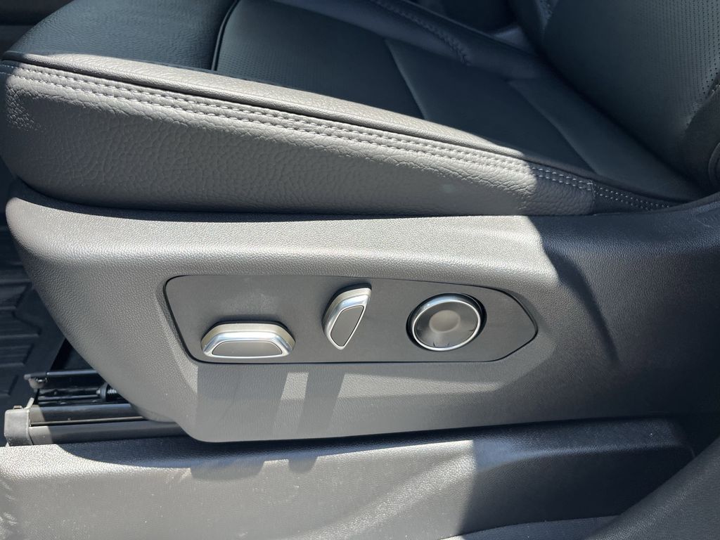 new 2025 GMC Yukon car, priced at $95,065