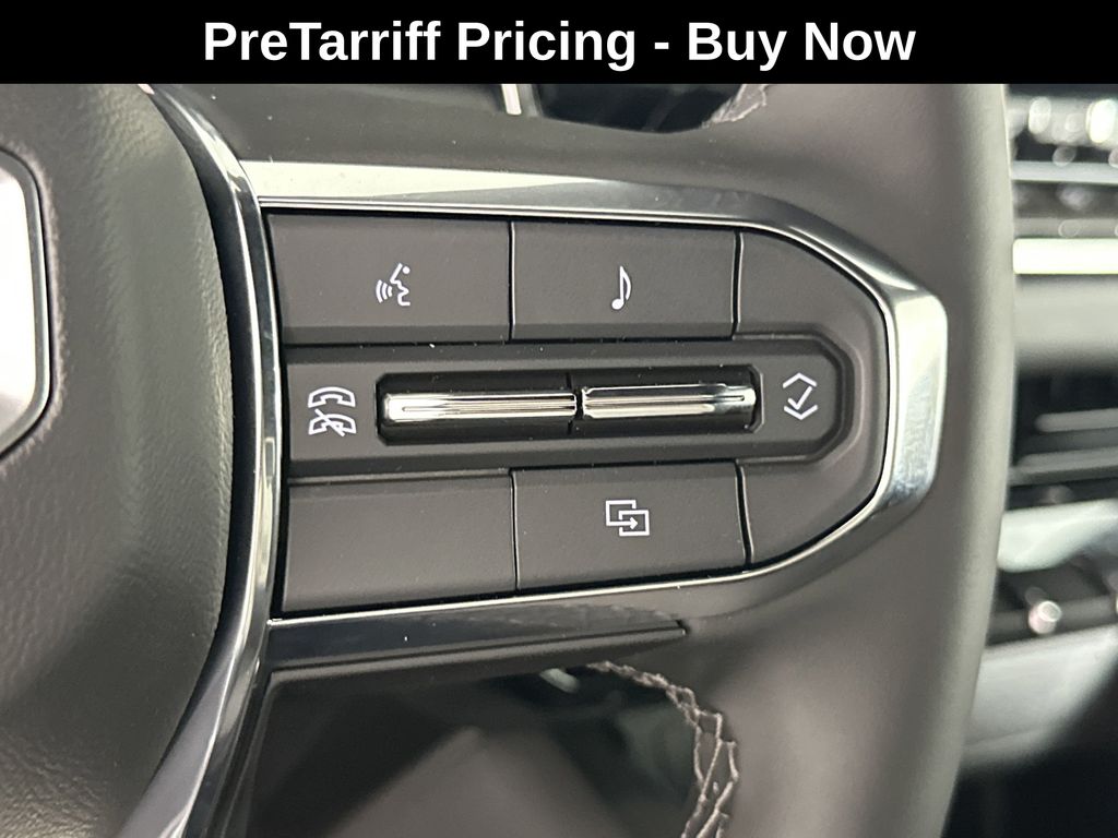 new 2025 GMC Canyon car, priced at $40,995