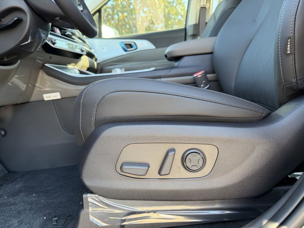 new 2026 Kia Carnival Hybrid car, priced at $38,702