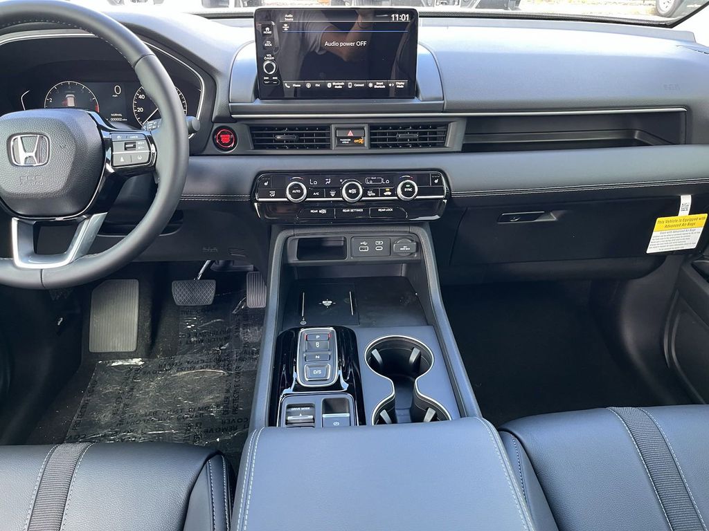 new 2025 Honda Pilot car, priced at $42,197