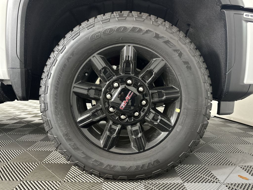 new 2025 GMC Sierra 2500HD car, priced at $86,639