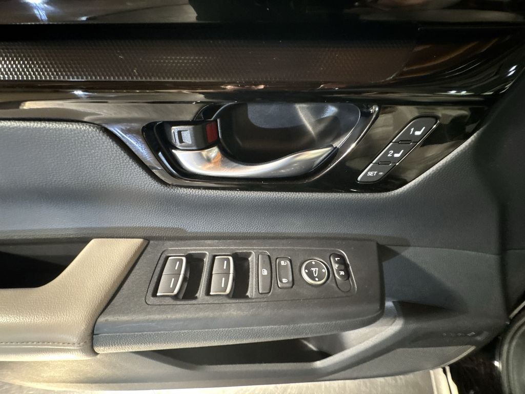 used 2025 Honda CR-V car, priced at $34,525