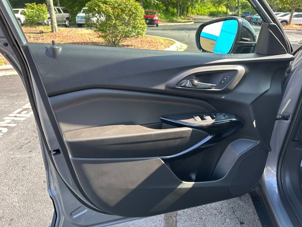 new 2025 Chevrolet Trax car, priced at $25,895