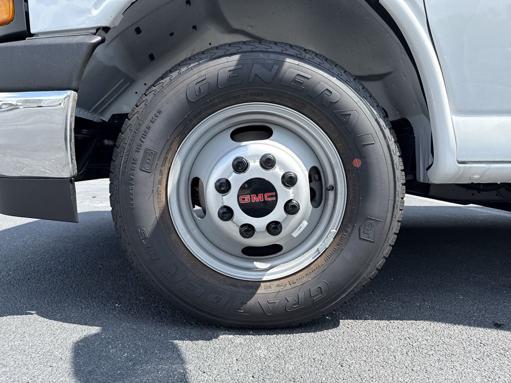 new 2025 GMC Savana 3500 car, priced at $40,505