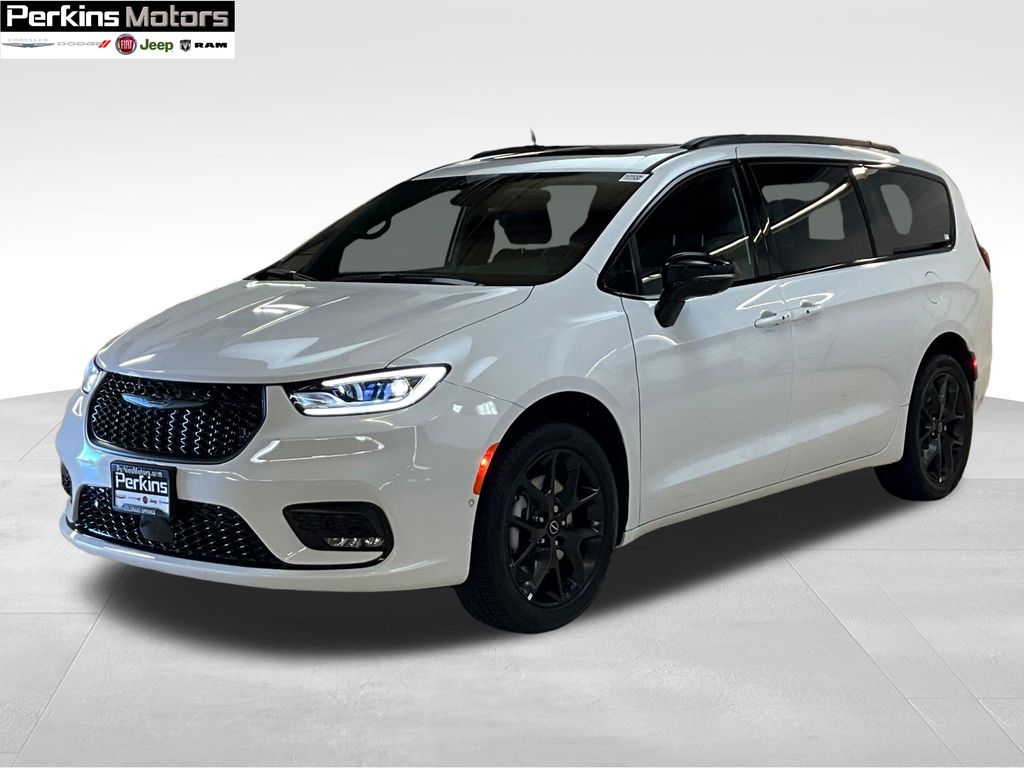 new 2025 Chrysler Pacifica car, priced at $47,352