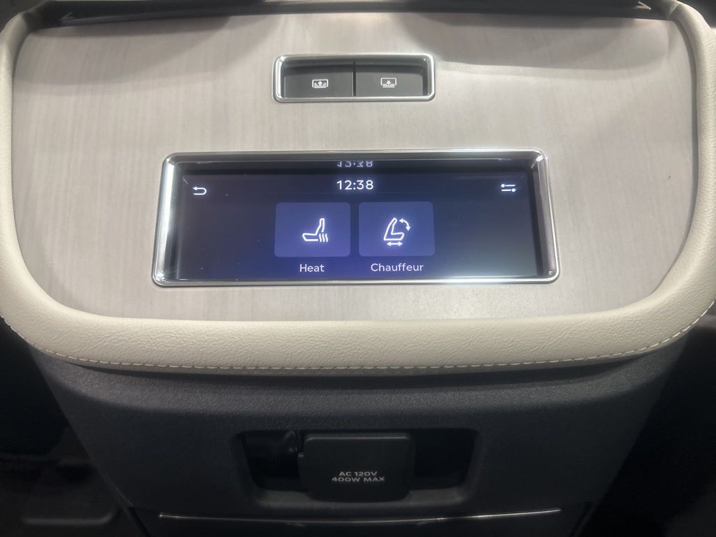 new 2025 Lincoln Navigator car, priced at $100,190