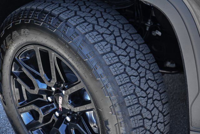 new 2025 GMC Sierra 1500 car, priced at $64,525