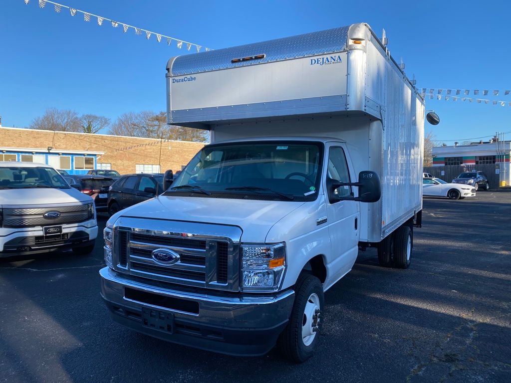 new 2023 Ford E-450SD car, priced at $60,518