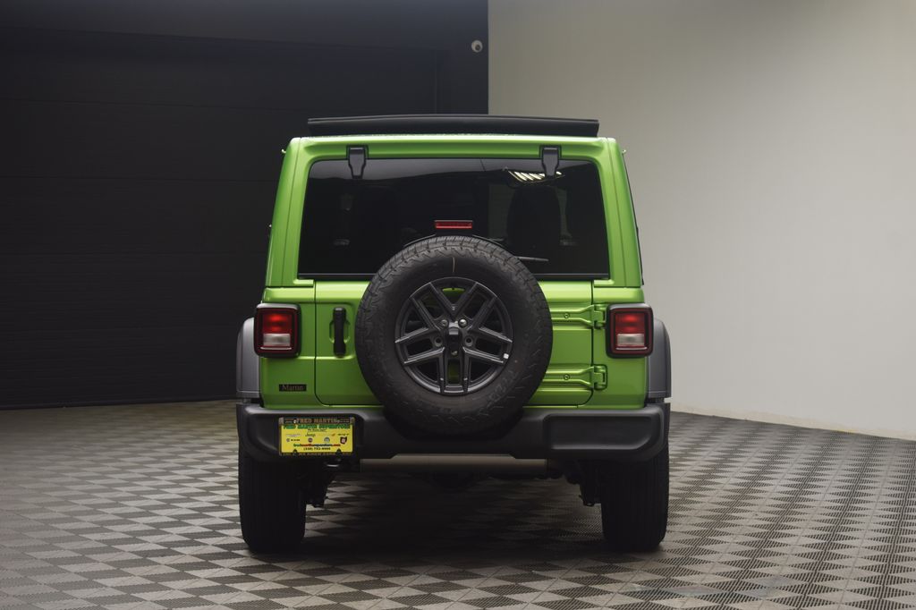 new 2025 Jeep Wrangler car, priced at $43,220