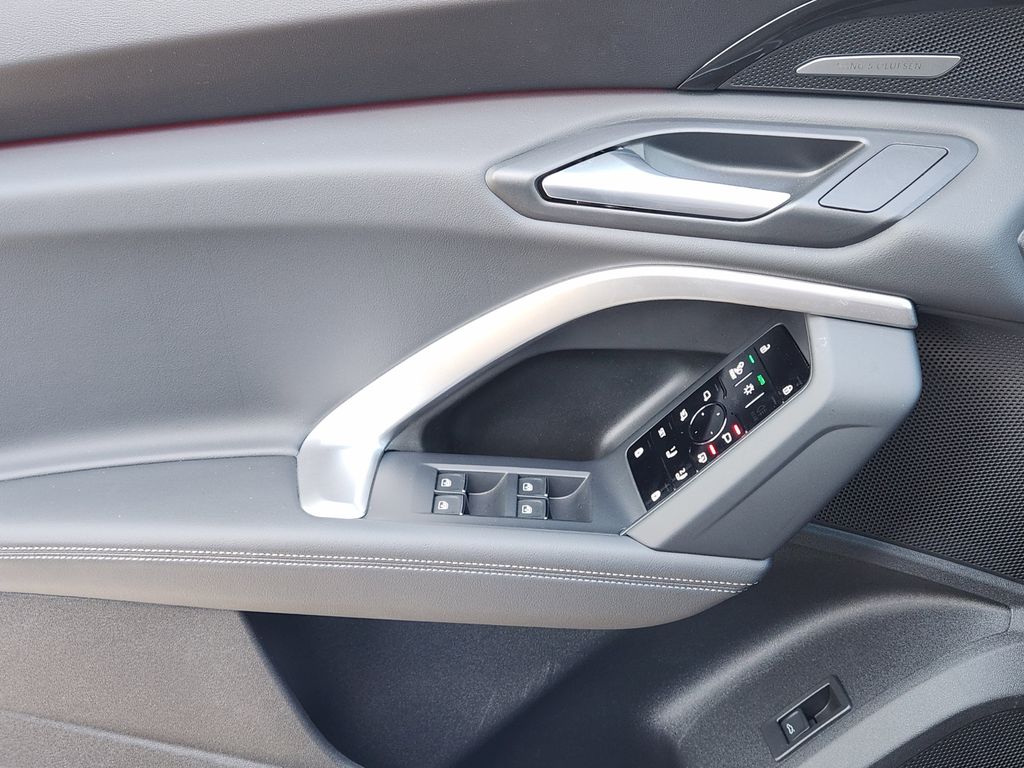 new 2025 Audi Q5 car, priced at $60,975